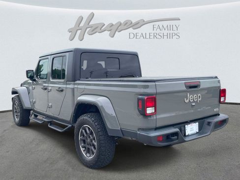 Used 2023 Jeep Gladiator Overland AWD/4WD image 5