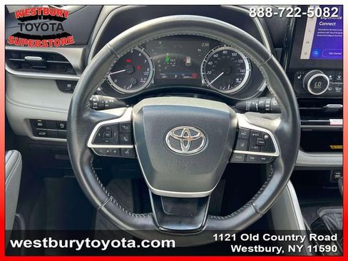Used 2024 Toyota Highlander XLE image 16
