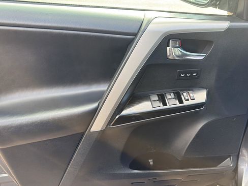 Used 2018 Toyota RAV4 Limited image 11