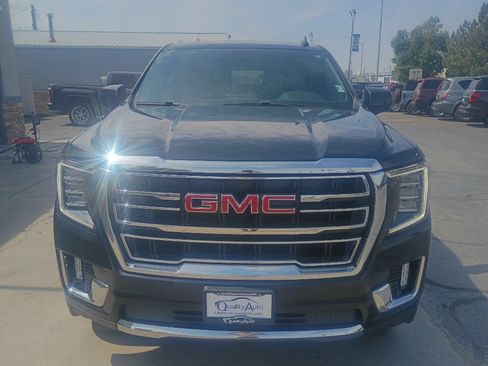 Used 2023 GMC Yukon XL SLT AWD/4WD image 3
