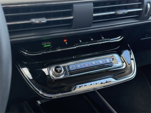 Used 2023 Lincoln Corsair FWD image 27