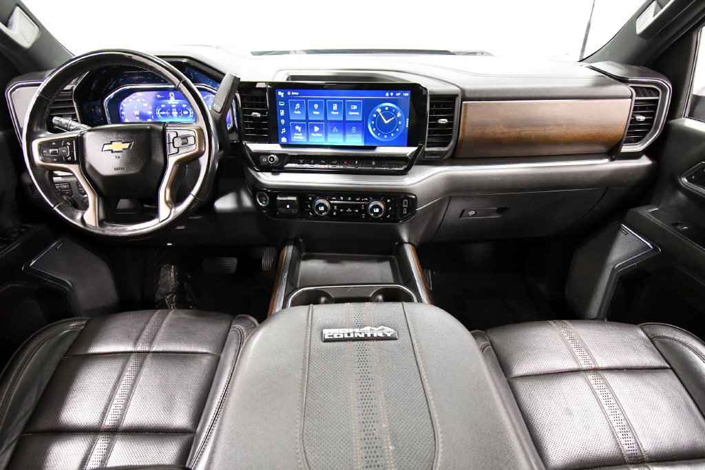 Used 2024 Chevrolet Silverado 3500 High Country w/ High Country Premium Package AWD/4WD image 3