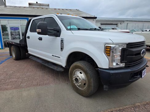 Used 2019 Ford F350 XL w/ Power Equipment Group AWD/4WD image 3
