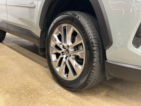 Used 2023 Toyota RAV4 XLE Premium image 13