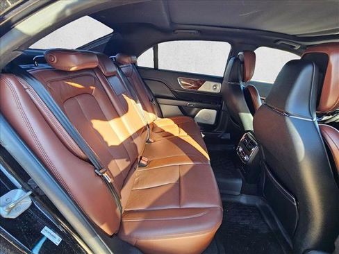 Used 2020 Lincoln Continental Reserve w/ Luxury Package image 24