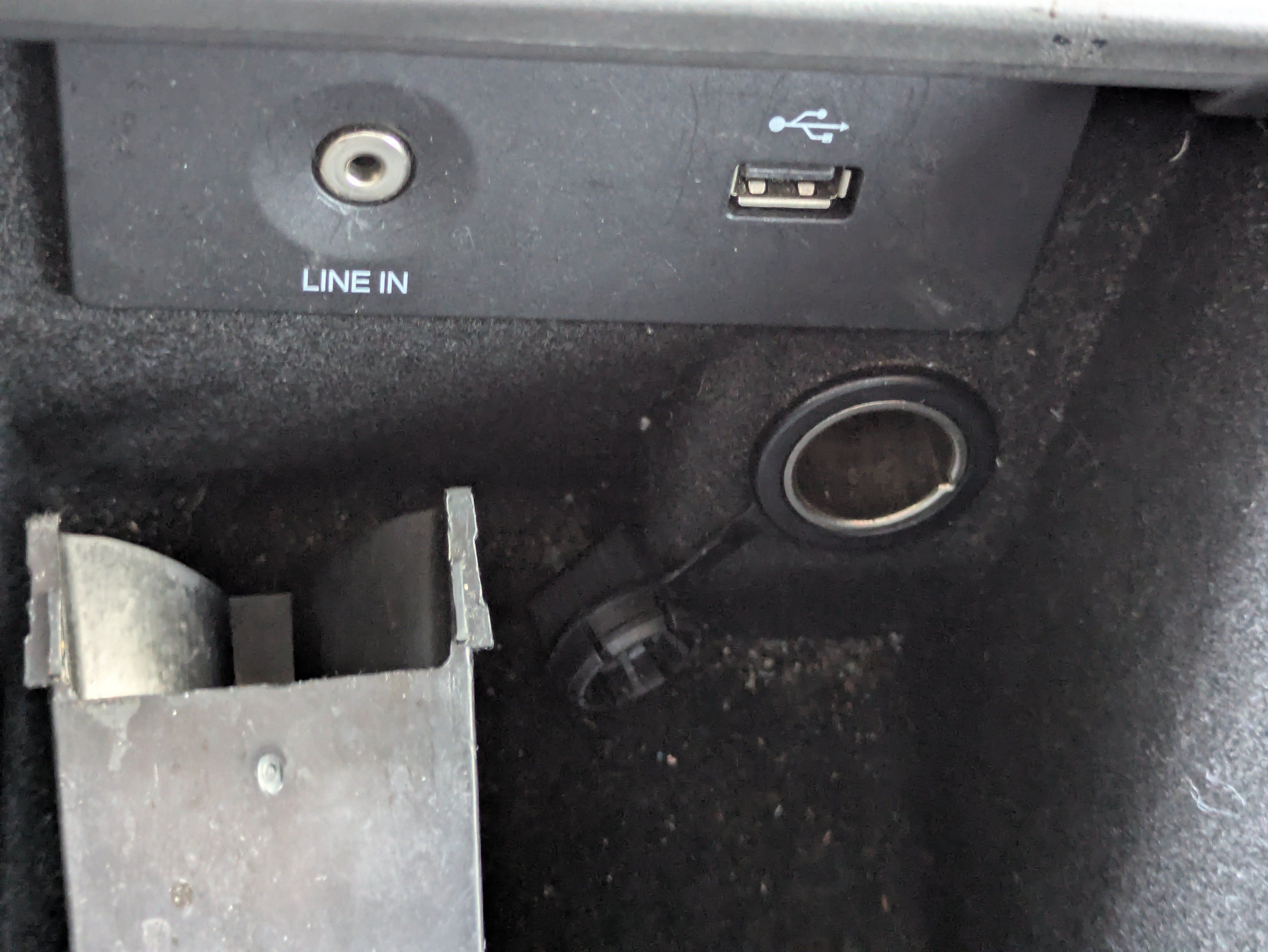 Used 2015 Ford Taurus SEL FWD image 24