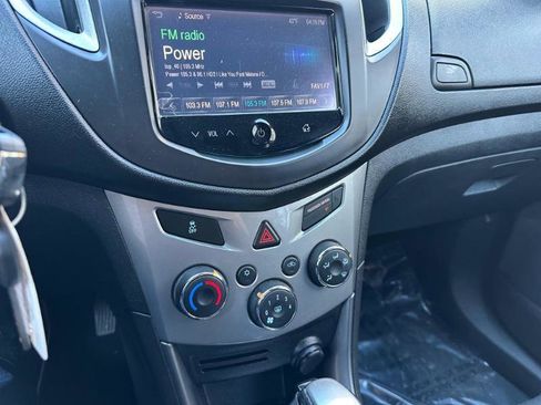 Used 2016 Chevrolet Trax LT w/ LT Convenience Package image 25