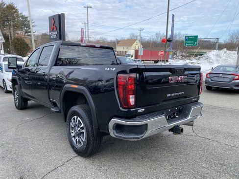 Used 2023 GMC Sierra 2500 SLE w/ SLE Value Package; image 3