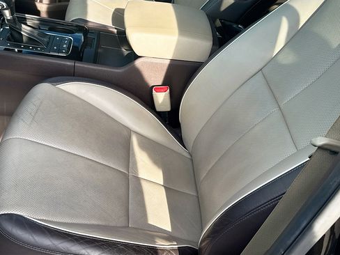 Used 2018 Kia Sedona SX Limited image 20