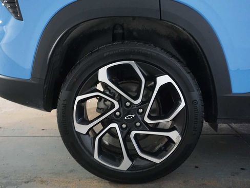 Used 2024 Chevrolet Trax RS w/ Sunroof Package image 11