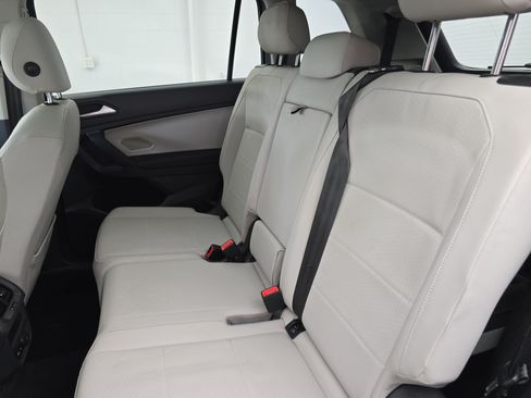 Used 2019 Volkswagen Tiguan SE w/ Panoramic Sunroof Package FWD image 14