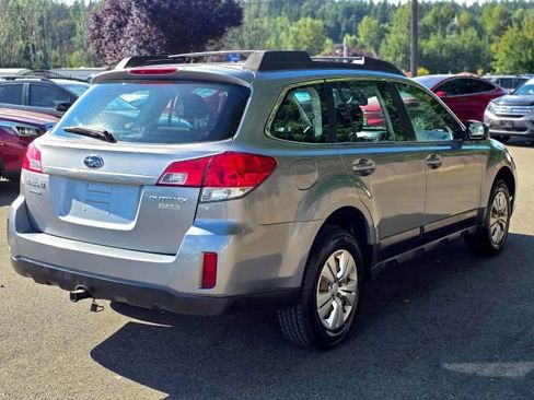 Used 2010 Subaru Outback 2.5i AWD/4WD image 11