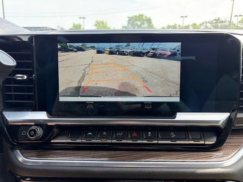 Used 2022 Chevrolet Silverado 1500 RST AWD/4WD image 15