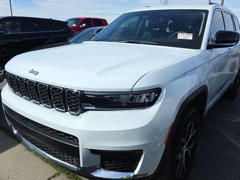 Used 2023 Jeep Grand Cherokee L Limited w/ Trailer Tow Group (B) AWD/4WD image 5