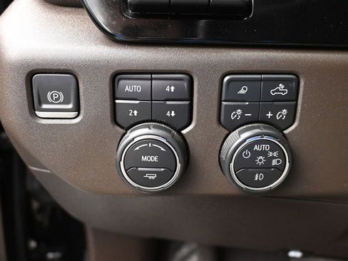 Used 2023 Chevrolet Silverado 1500 LTZ w/ LTZ Premium Package AWD/4WD image 24