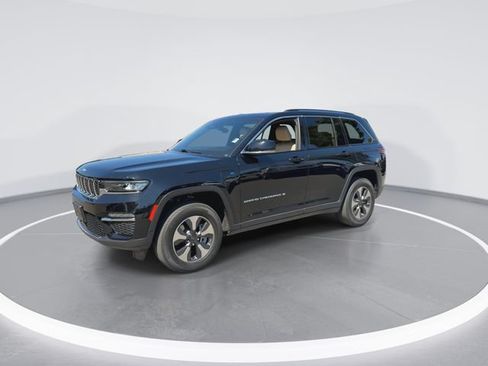 Used 2023 Jeep Grand Cherokee 4WD 4xe image 4