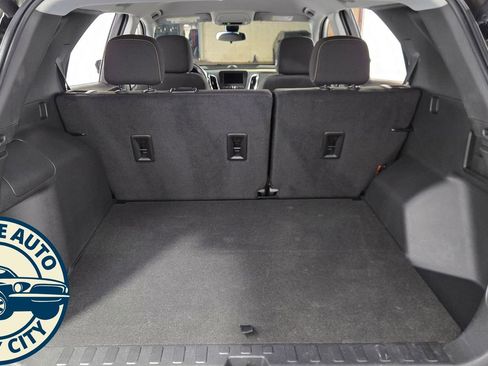Used 2023 Chevrolet Equinox LT image 37