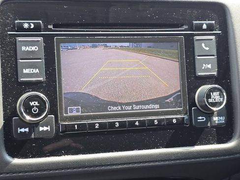 Used 2019 Honda HR-V LX image 13