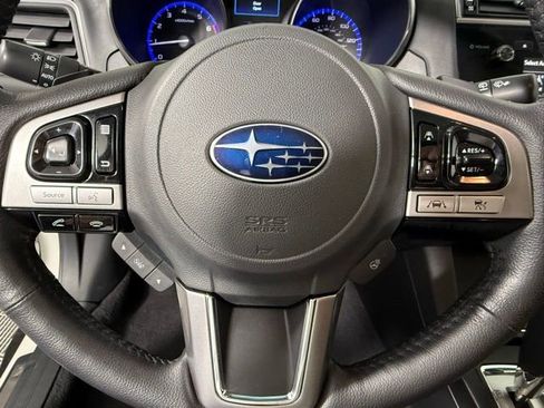 Used 2017 Subaru Outback 2.5i Touring AWD/4WD image 18