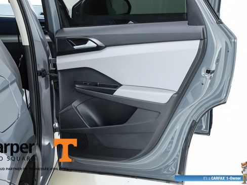 Used 2023 Volkswagen Taos SE w/ Panoramic Sunroof Package FWD image 68