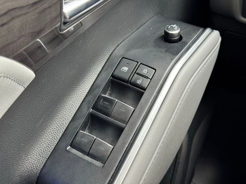 Used 2021 Toyota Highlander Platinum image 29