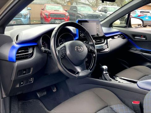 Used 2021 Toyota C-HR XLE image 15