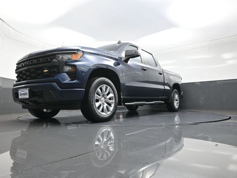 Used 2023 Chevrolet Silverado 1500 Custom image 11