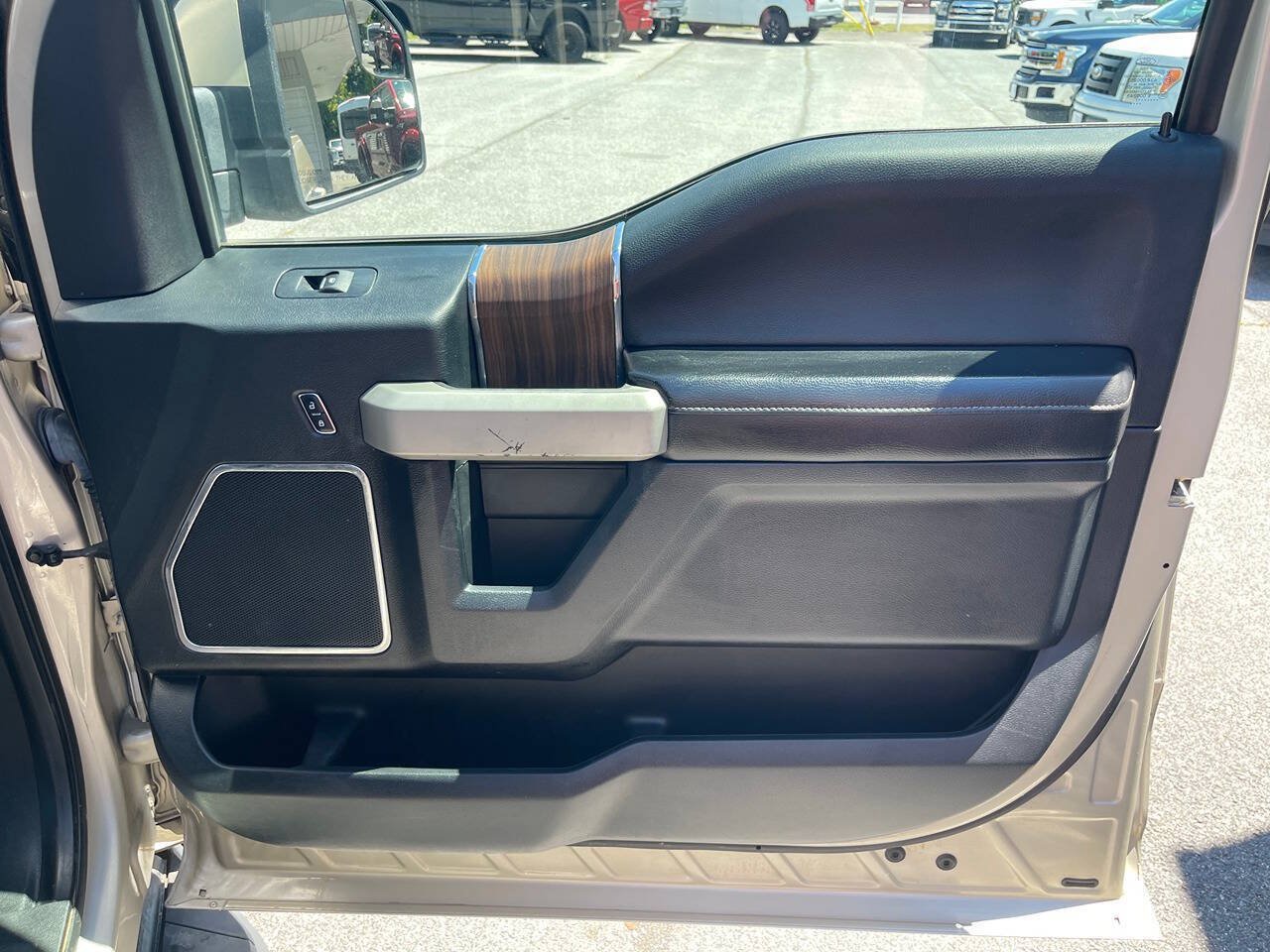 Used 2017 Ford F150 Lariat AWD/4WD image 35