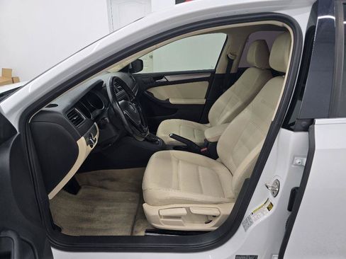 Used 2016 Volkswagen Jetta SE FWD image 9