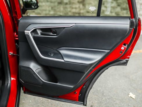 Certified 2020 Toyota RAV4 LE image 15