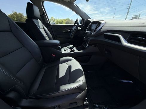Used 2023 GMC Terrain SLT w/ Infotainment Package II image 13