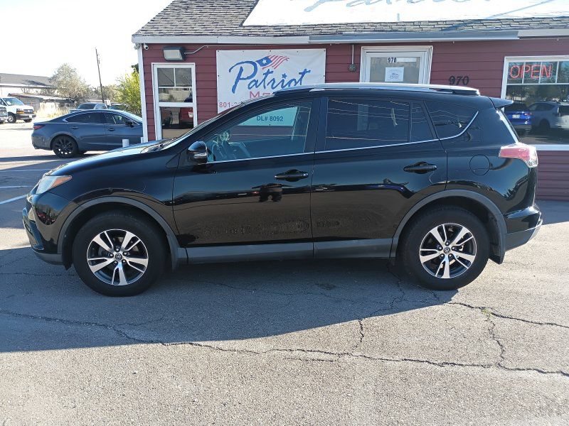 Used 2017 Toyota RAV4 XLE w/ All Weather Liner Package AWD/4WD image 2