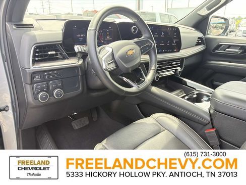 Used 2025 Chevrolet Tahoe Premier AWD/4WD image 26