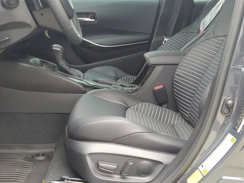Used 2025 Toyota Corolla XSE FWD image 17