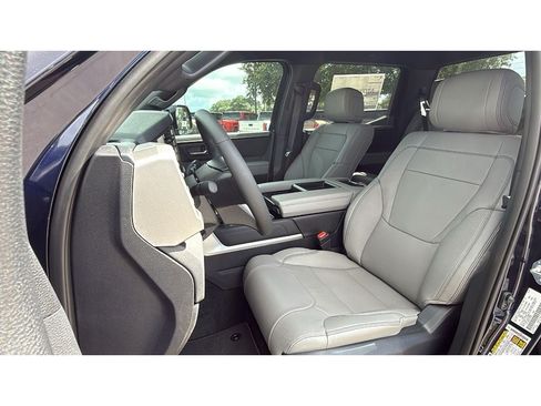 New 2026 Toyota Tundra Limited AWD/4WD image 18