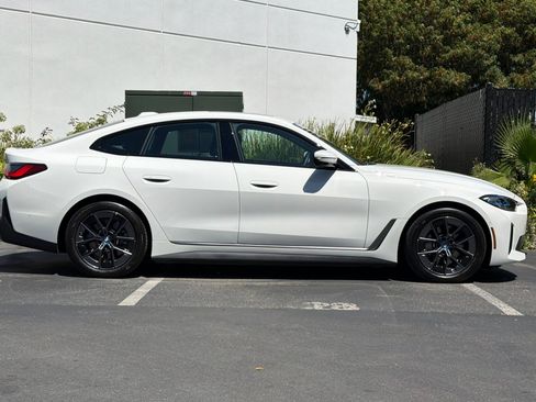Used 2023 BMW i4 eDrive40 RWD image 3