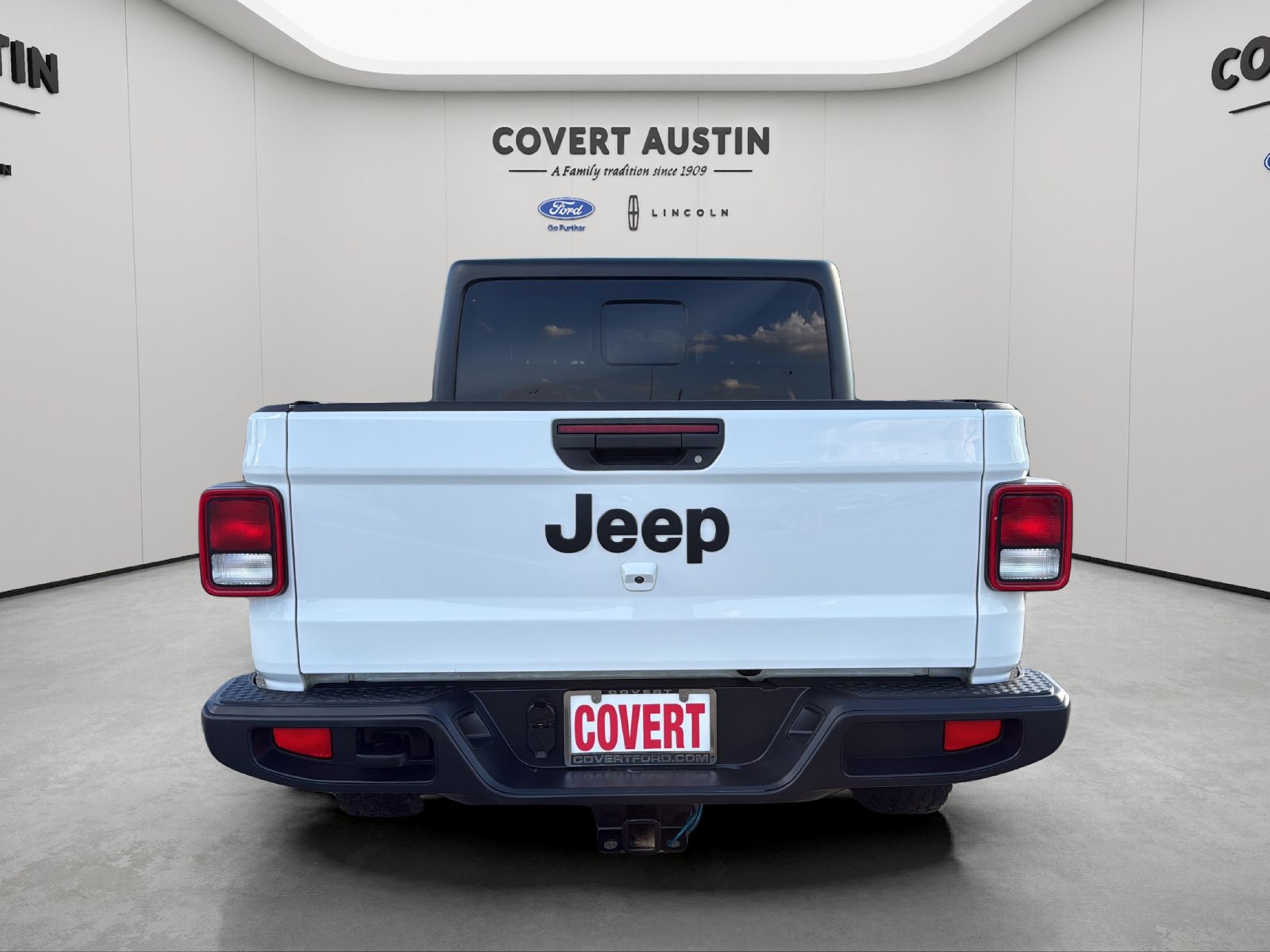 Used 2023 Jeep Gladiator Sport AWD/4WD image 4