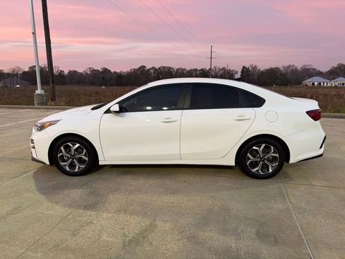 Used 2021 Kia Forte LXS image 2