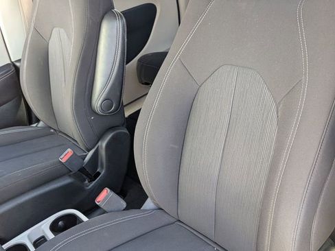 Used 2023 Chrysler Voyager LX FWD image 14