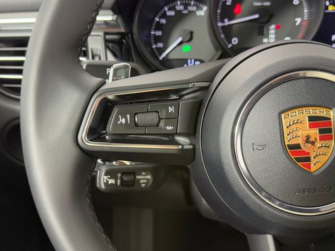 Certified 2026 Porsche Macan AWD/4WD image 20