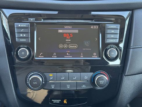 Used 2020 Nissan Rogue S image 28