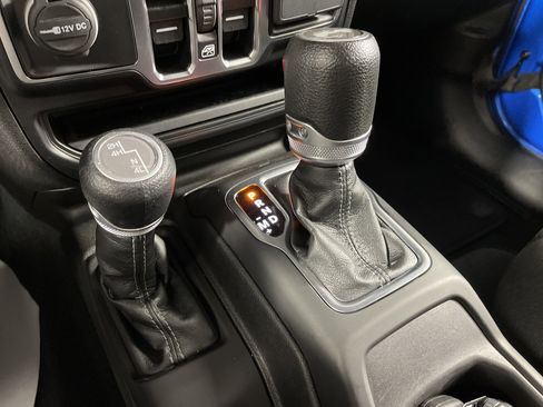 Used 2024 Jeep Wrangler Sport S image 24