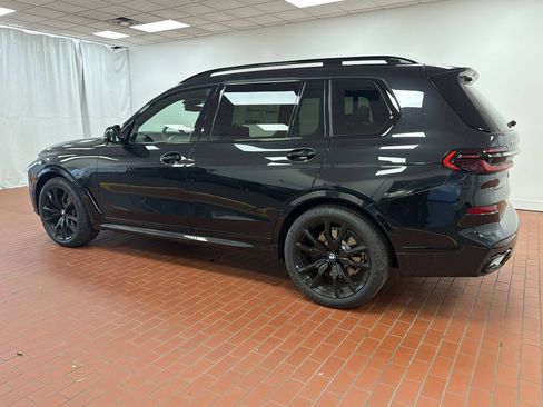 Used 2026 BMW X7 xDrive40i w/ M Sport Package AWD/4WD image 3