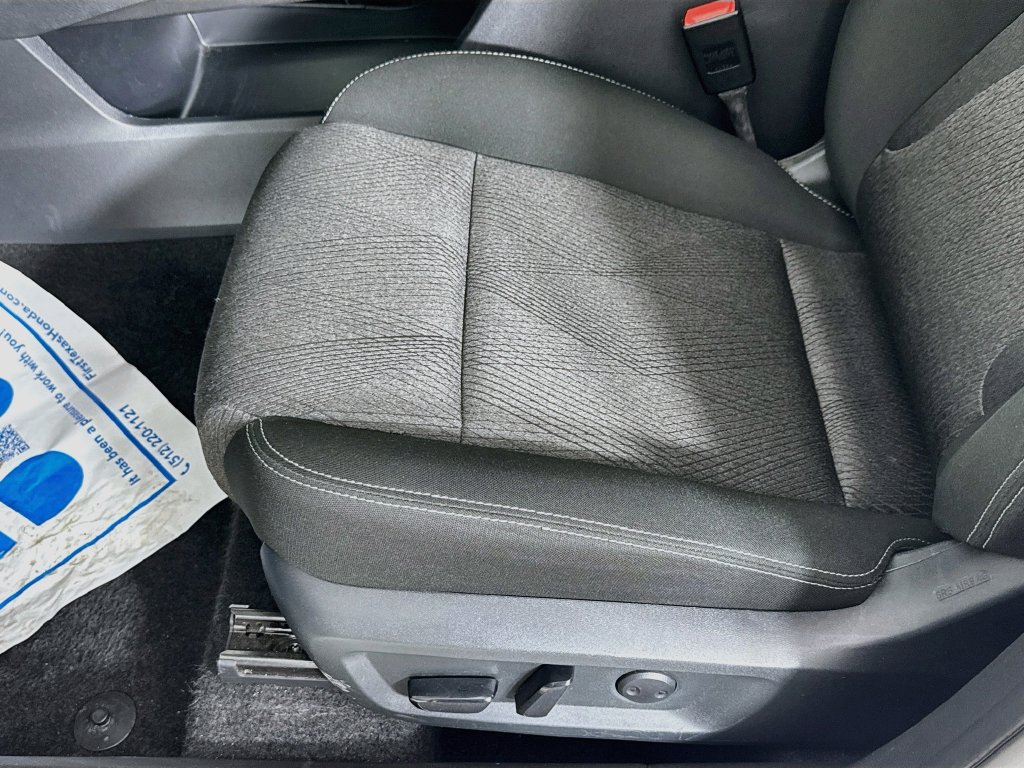 Used 2025 Nissan Rogue SV FWD image 25