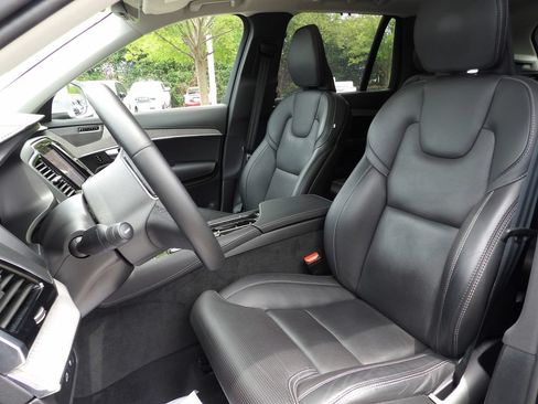 Certified 2024 Volvo XC90 T8 Ultimate AWD/4WD image 11