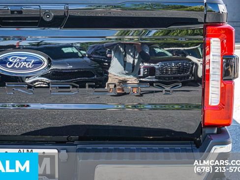 Used 2023 Ford F350 Lariat image 13