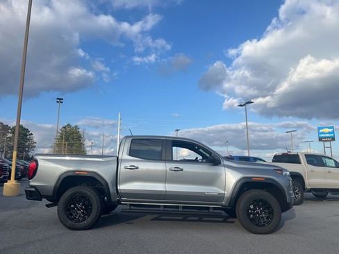 New 2026 GMC Canyon Elevation w/ Convenience Package image 3