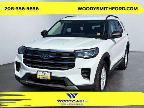 Used 2025 Ford Explorer Active image 1