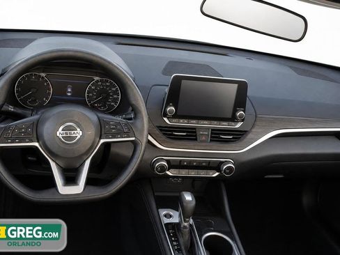 Used 2023 Nissan Altima 2.5 SV FWD image 11
