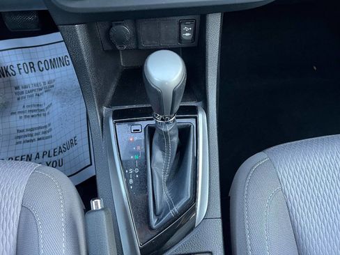 Used 2015 Toyota Corolla LE image 15